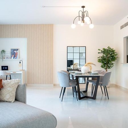 Higuests - Elegant Apt With Terrace Minutes From Burj Khalifa Dubai Exterior foto