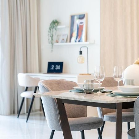 Higuests - Elegant Apt With Terrace Minutes From Burj Khalifa Dubai Exterior foto
