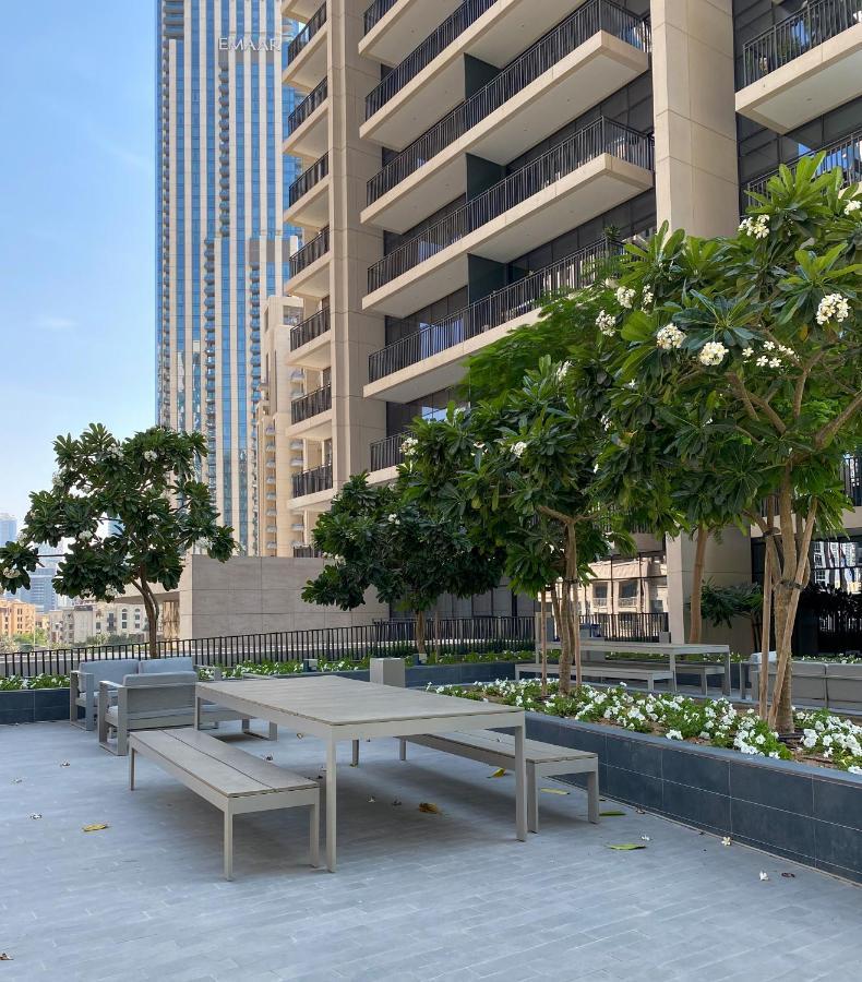 Higuests - Elegant Apt With Terrace Minutes From Burj Khalifa Dubai Exterior foto